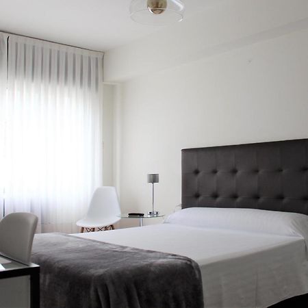 O Tobo Do Lobo Hotel Melide Kültér fotó