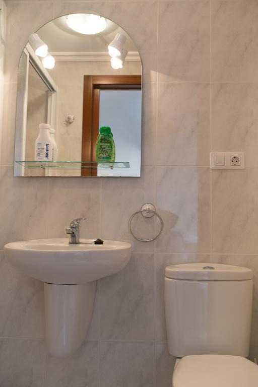 O Tobo Do Lobo Hotel Melide Kültér fotó