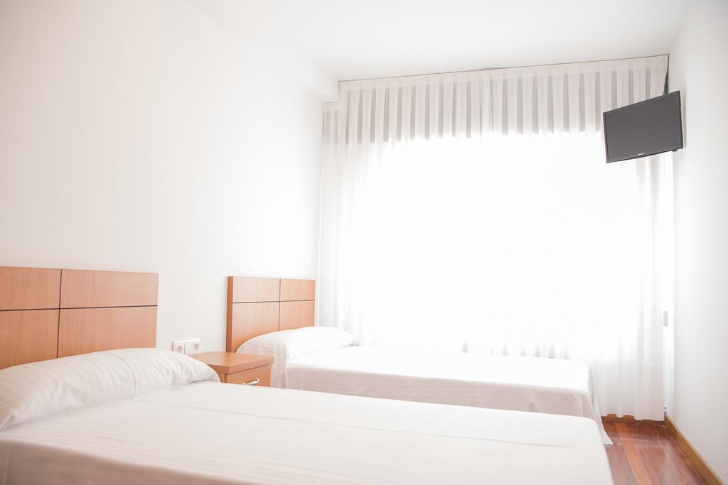 O Tobo Do Lobo Hotel Melide Kültér fotó