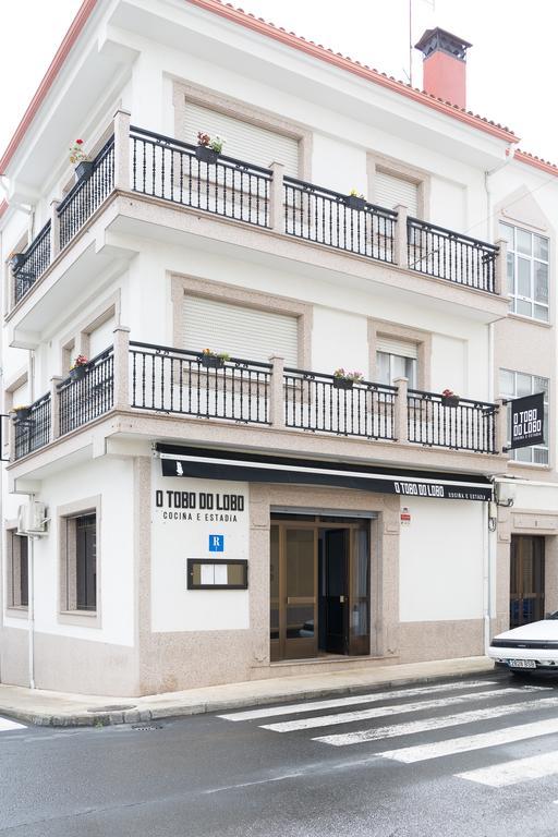 O Tobo Do Lobo Hotel Melide Kültér fotó