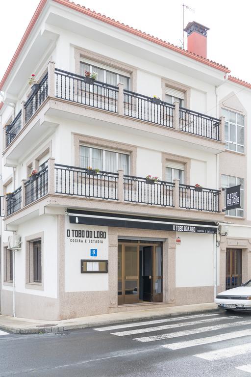 O Tobo Do Lobo Hotel Melide Kültér fotó