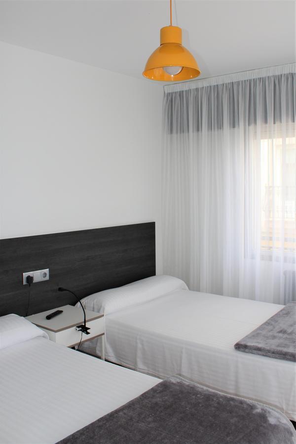 O Tobo Do Lobo Hotel Melide Kültér fotó