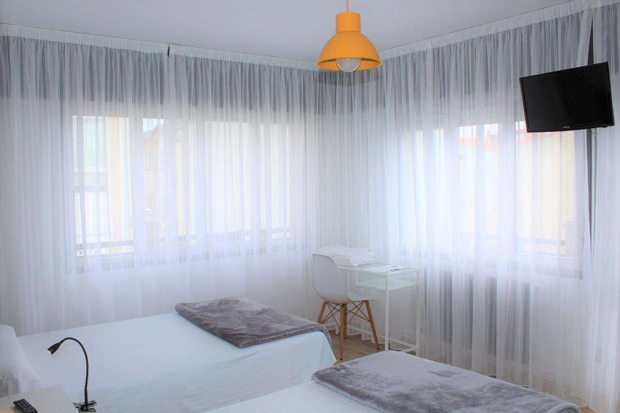 O Tobo Do Lobo Hotel Melide Kültér fotó